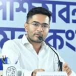 মমতার দুর্গেই বিদ্রোহের আগুন! ‘কর্পোরেট’ মডেলে কি তিলে তিলে শেষ হচ্ছে তৃণমূল? খোদ কৃষ্ণেন্দুর নিশানায় এবার অভিষেক!