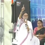 পুরুলিয়ার মঞ্চে হঠাৎ দিদির ‘ভীতি প্রদর্শন’: হারের ভয়ে কি তবে ফের ‘আক্রান্ত’ হওয়ার পুরনো চিত্রনাট্য?