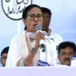 ভবানীপুরের অলিগলিতে ‘অন্য’ মমতা! বহুতল থেকে ফুটপাথ—শেষ মুহূর্তের ঝোড়ো প্রচারে কোন সমীকরণের ইঙ্গিত?
