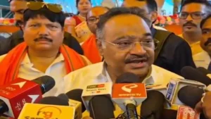 “তৃণমূল কংগ্রেস গোল ফুটবলের মত” খেলা হবে স্লোগানের বারোটা বাজিয়ে দিলেন শমীক!