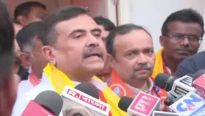 ভবানীপুরের অলিতে-গলিতে ‘নন্দীগ্রামের নায়ক’: ৭৪ নম্বর ওয়ার্ডে শুভেন্দুর মেগা জনসংযোগ!