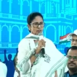 ভোট না দিলে ‘সম্পর্ক ত্যাগ’! মালদহে দাঁড়িয়ে কি হারের আশঙ্কায় প্রচ্ছন্ন হুমকি মমতার?