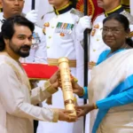 বাঙালি আবেগের বিশ্বজয়: রাষ্ট্রপতি ভবনে প্রসেনজিতের মুকুটে নয়া পালক, গর্বিত মোদী-শাহ!