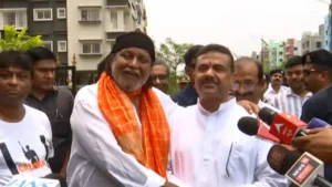 নিউটাউনে ‘মহাগুরু’র দরবারে মুখ্যমন্ত্রী শুভেন্দু অধিকারী! মহাজয়ের আসল ‘কারিগর’কে কৃতজ্ঞতা জানাতে নিজেই হাজির ‘জনতার মুখ্যমন্ত্রী’!