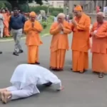 মহাজাগরণের মহাক্ষণ! বেলুড় মঠে পা রাখতেই শুভেন্দুর মাথায় কার আশীর্বাদী হাত? তোলপাড় রাজ্য রাজনীতি!
