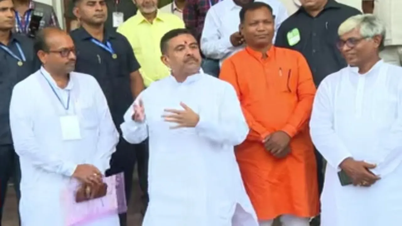 মহাকর্তব্য স্থির করলেন শুভেন্দু! সোমবার থেকেই রাজ্যের সব বিদ্যালয়ে বাধ্যতামূলক ‘বন্দে মাতরম’, আজই নবান্ন থেকে জারি হচ্ছে মেগা নির্দেশিকা!