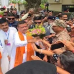 ‘উত্তরকন্যা’য় নতুন ইতিহাস! উত্তরবঙ্গের বঞ্চনা মুছতে শাঁখ-ঢাকের আওয়াজে বাগডোগরায় মেগা এন্ট্রি মুখ্যমন্ত্রী শুভেন্দুর!