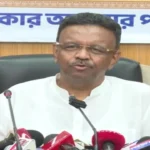 ক্ষমতা থাকতে মমতার ‘রাইট হ্যান্ড’, ক্ষমতা ফুরোতেই ইস্তফার পারমিশন! ববি হাকিমের ‘মাথা উঁচু’র তত্ত্বে হাসছে রাজ্যবাসী!