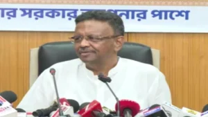 মেয়াদ শেষের আগেই রণে ভঙ্গ! ‘নিধিরাম সর্দার’ সেজে ববি হাকিমের নাটকীয় ইস্তফা, রাজনৈতিক মহলে তীব্র চর্চা!