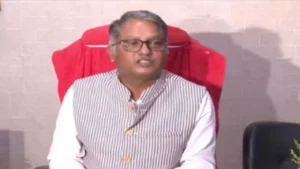 কাঁপছে শিক্ষা মহল! এবার সোজা প্রেসিডেন্সি-দমদমে যাবেন বাংলার নামী উপাচার্যরা? নতুন শিক্ষামন্ত্রীর হুঙ্কারে মহাসড়ক তৈরি!