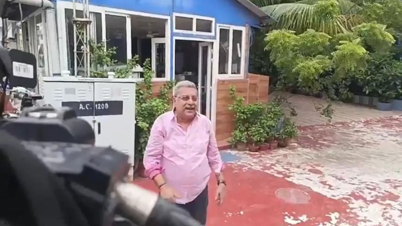 “মমতা দি দিল্লিতে জেনেই বাড়িতে হানা, ওনার নামে তো এফআইআরও নেই!” সিআইডি অভিযানের ‘টাইমিং’ নিয়ে প্রশ্ন তুললেন কল্যাণ!