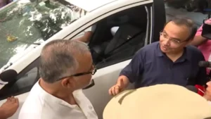 তীব্র রাজনৈতিক মেরুকরণের মাঝেও ফিরল বিধানচন্দ্র-জ্যোতির স্মৃতি: বিধানসভার গেটে তাপস-কুণাল সাক্ষাৎ, চর্চায় ‘লুচি-পটল ভাজা’র রসায়ন!
