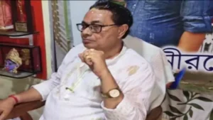 কৃষ্ণনগরে ধুন্ধুমার: প্রাক্তন তৃণমূল মন্ত্রী উজ্জ্বল বিশ্বাসের বাড়ি ঘিরে তুমুল বিক্ষোভ, ধেয়ে এল ডিম! উঠল ত্রাণ চুরির গুরুতর অভিযোগ!