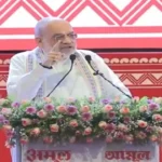 “গুজরাতকে ঢুকতে দেব না বলত, আজ সেখান থেকেই বিনিয়োগ!” বাংলায় বিশ্বের বৃহত্তম দই কারখানার শিলান্যাস করে মমতা-শিবিরকে তুলোধোনা অমিত শাহের!