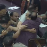 বিধানসভায় নজিরবিহীন রণক্ষেত্র! কুণাল ঘোষকে ‘চ্যাংদোলা’ করে বের করলেন মার্শালরা, স্পিকারের নজিরবিহীন পদক্ষেপের পর তীব্র ক্ষোভ প্রকাশ মুখ্যমন্ত্রীর!