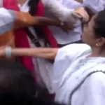 হরিশ চ্যাটার্জী স্ট্রিটে নজিরবিহীন নাটক! চরম বিশৃঙ্খলার মাঝে আচমকা কাকে সপাটে চড় কষালেন মমতা?