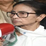 ‘লড়াকু’ মমতার এই পরিণতি কেন? গৃহবন্দির অভিযোগে সোচ্চার, কিন্তু রাজপথে আন্দোলনের সেই ঝাঁজ উধাও কেন?