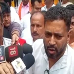 কলকাতায় আন্দোলনের নামে সাংবাদিক নিগ্রহের তীব্র ধিক্কার! বিধানসভা চত্বরে কালো ব্যাচ পরে বিজেপি বিধায়কদের অবস্থান বিক্ষোভ!