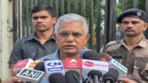 “জাতীয় সংগীত নিয়ে হাসাহাসি করার অধিকার কারও নেই!” সংসদে ঐতিহাসিক বিল পেশের মুখে দেশদ্রোহীদের কড়া হুঁশিয়ারি দিলীপ ঘোষের!