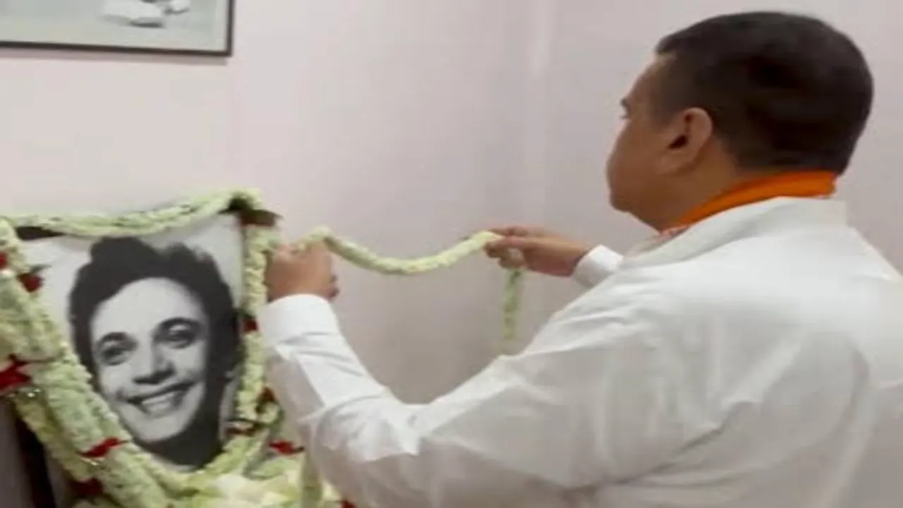 উত্তমকুমারের প্রয়াণ দিবসে ভবানীপুরে মুখ্যমন্ত্রী! মহানায়ককে স্মরণ করে কলকাতায় বিরাট উপহার শুভেন্দু অধিকারীর!