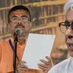 “আমি আগে জানলে আটকে দিতাম!” মেদিনীপুরের শিল্পসভায় প্রবীণ শিশির অধিকারীকে সামনে দেখে হঠাৎ একি বললেন মুখ্যমন্ত্রী!