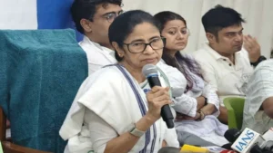 মহালয়ার দিন ‘জাগো বাংলা’র অনুষ্ঠান বাতিলের অভিযোগে তোলপাড়! মমতাকে পাল্টা ‘অতীত আয়না’ দেখাল বিরোধীরা!