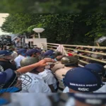 টাকা দিয়ে বুকিং তাও তাণ্ডব? ফিল্ম ইনস্টিটিউটে গ্রাহক পঞ্চায়েতের অনুষ্ঠান ঘিরেই কি যত অশান্তি? দায়ের ৩টি এফআইআর!