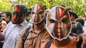 দিল্লিতে ‘ককরোচ’ নৈরাজ্য রুখতে প্রশাসনের বজ্রআঁটুনি! মেগা লকডাউনে খাঁচাবন্দি উগ্র আন্দোলনকারীরা, স্বস্তিতে আমজনতা!