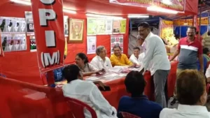 বামেদের বুকস্টল ভাঙচুরেই কি শাপে বর? পুজো মিটতেই কোটি টাকার বই বিক্রির নজিরবিহীন দাবি সিপিএমের!