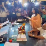 বিজেপিতে যোগ দিয়েই সোজা বিধানসভায় কোয়েল! পাশে শুভেন্দু-শমীক; কিন্তু আদি কর্মীদের এই ক্ষোভ সামলাবে কে? ছড়াল তীব্র চাঞ্চল্য!