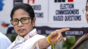 ১ নভেম্বর দিল্লির রামলীলা ময়দানে মমতা! ‘ভোটলুঠ’ ইস্যুতে মোদী সরকারকে নিশানা করতেই ধেয়ে এল তীব্র কটাক্ষ!
