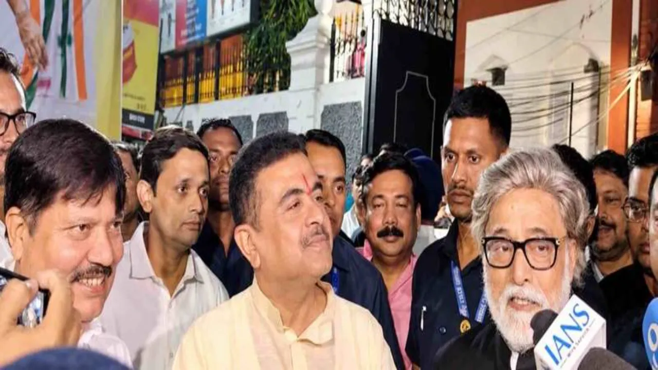 চারটি নাড়ুর মধ্যে খেলেন মাত্র দুটি! সুদীপ-নয়নার আতিথেয়তায় মুগ্ধ মুখ্যমন্ত্রী, তুঙ্গে ‘নাড়ু কূটনীতি’র চর্চা!